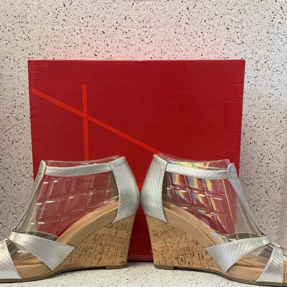 Aerosoles Silver Plush Ahead Size U.S. 9 (M) Corked Wedged Sandal BNIB - Picture 2 of 4
